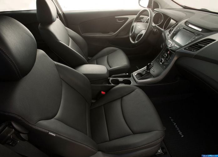 2014 Hyundai Elantra Coupe - фотография 13 из 25