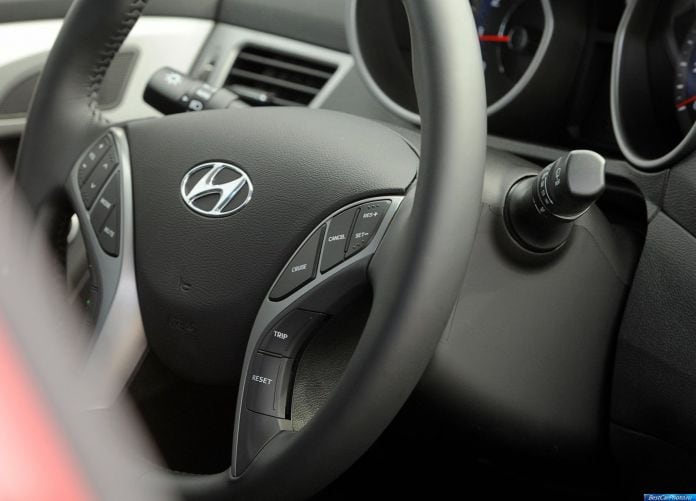 2014 Hyundai Elantra Coupe - фотография 15 из 25