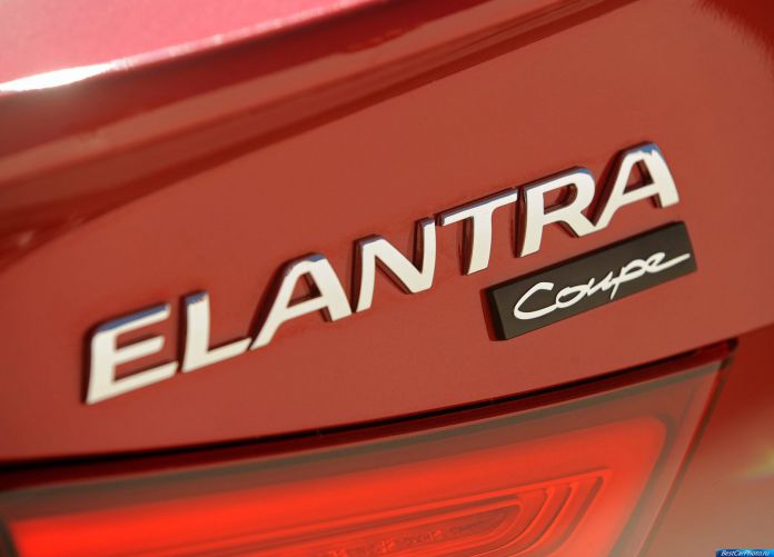 2014 Hyundai Elantra Coupe - фотография 23 из 25