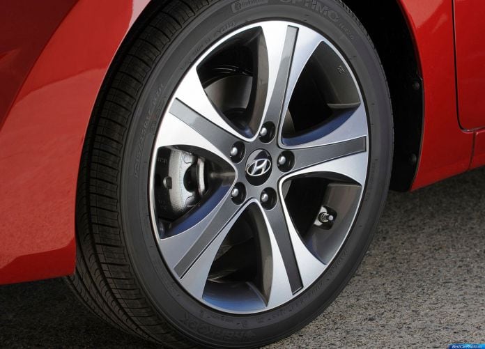 2014 Hyundai Elantra Coupe - фотография 24 из 25