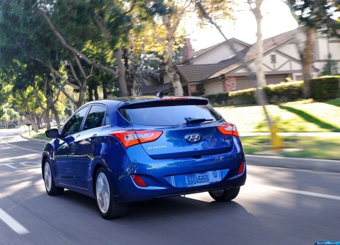 2014 Hyundai Elantra GT - фотография 10 из 20
