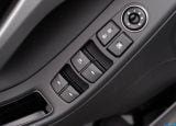 hyundai_2014-elantra_sedan_1600x1200_043.jpg