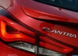 hyundai_2014-elantra_sedan_1600x1200_051.jpg