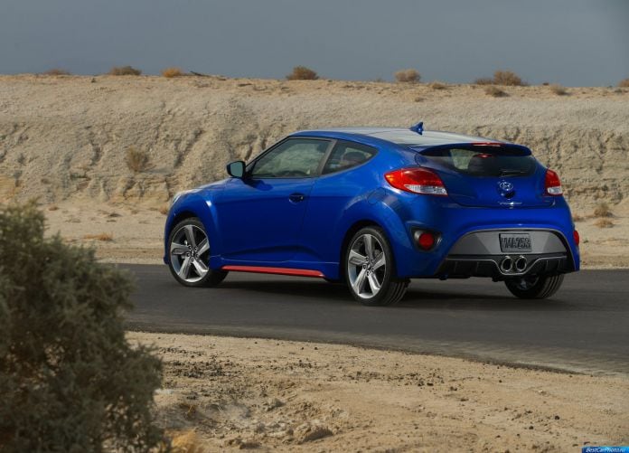 2014 Hyundai Veloster Turbo R-Spec - фотография 10 из 31 2014 Hyundai Veloster Turbo R-Spec - фотография 10 из 31