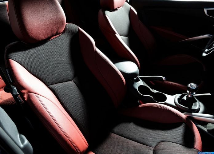 2014 Hyundai Veloster Turbo R-Spec - фотография 13 из 31 2014 Hyundai Veloster Turbo R-Spec - фотография 13 из 31