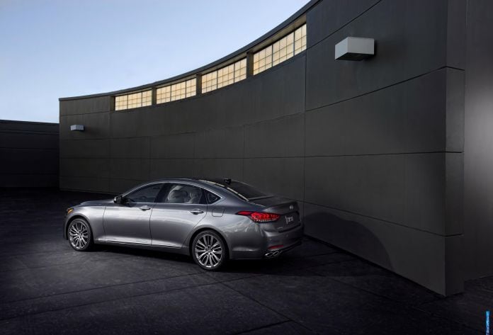 2014 Hyundai Genesis - фотография 10 из 44 2014 Hyundai Genesis - фотография 10 из 44