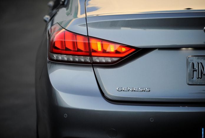 2014 Hyundai Genesis - фотография 21 из 44