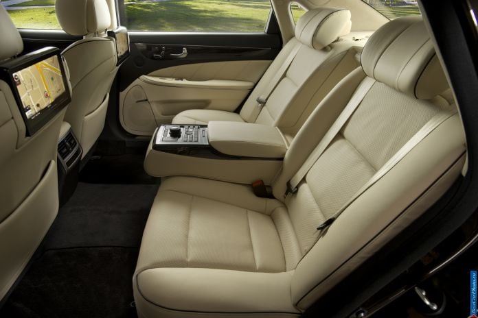 2014 Hyundai Equus - фотография 15 из 45 2014 Hyundai Equus - фотография 15 из 45