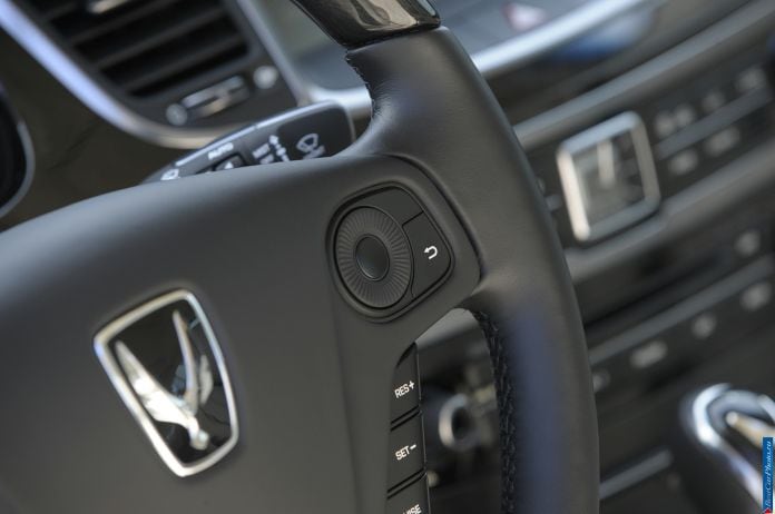 2014 Hyundai Equus - фотография 32 из 45 2014 Hyundai Equus - фотография 32 из 45