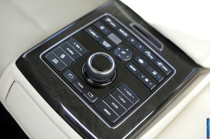 2014 Hyundai Equus - фотография 37 из 45 2014 Hyundai Equus - фотография 37 из 45
