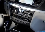 hyundai_2015_genesis_098.jpg