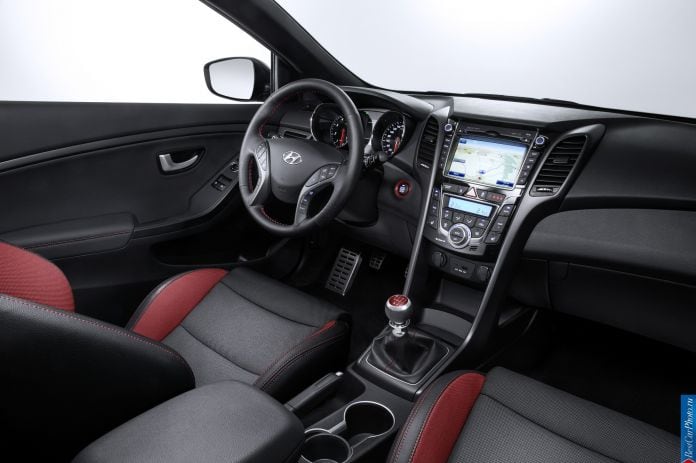 2015 Hyundai i30 Turbo - фотография 23 из 32 2015 Hyundai i30 Turbo - фотография 23 из 32