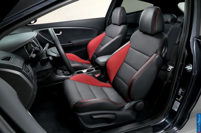 2015 Hyundai i30 Turbo - фотография 24 из 32 2015 Hyundai i30 Turbo - фотография 24 из 32