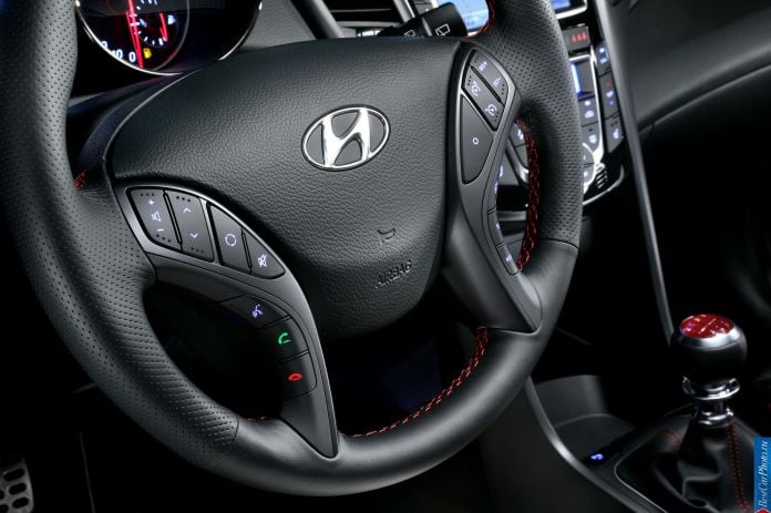 2015 Hyundai i30 Turbo - фотография 25 из 32