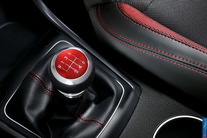2015 Hyundai i30 Turbo - фотография 27 из 32 2015 Hyundai i30 Turbo - фотография 27 из 32