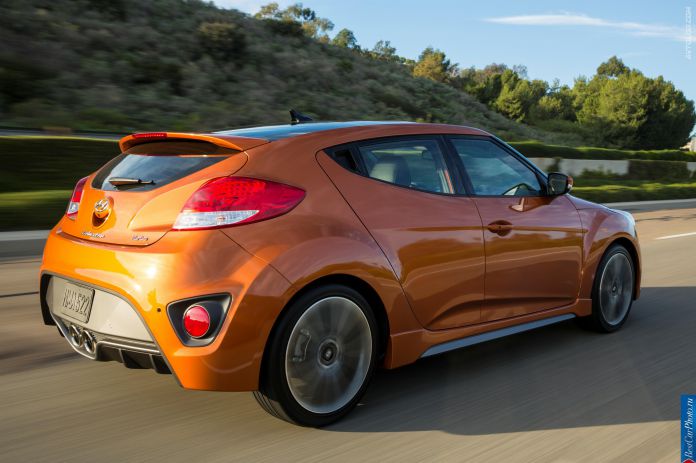 2016 Hyundai Veloster - фотография 3 из 66