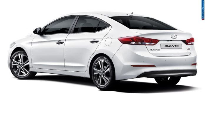 2016 Hyundai Elantra - фотография 2 из 3