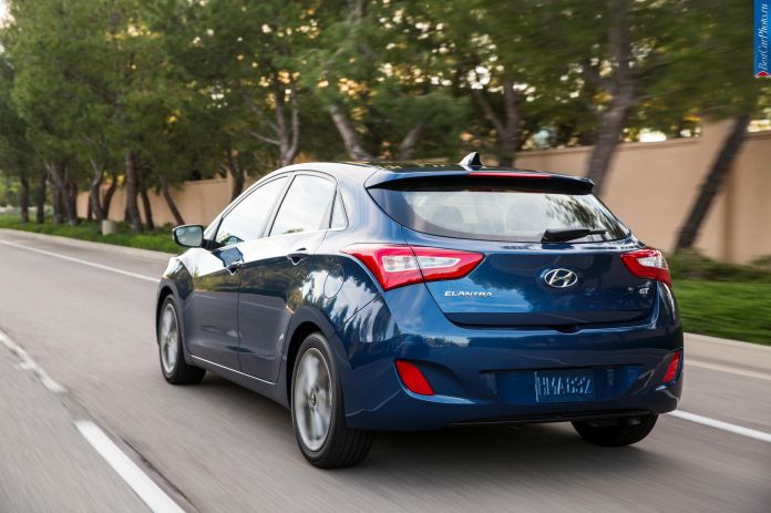 2016 Hyundai Elantra GT - фотография 4 из 115