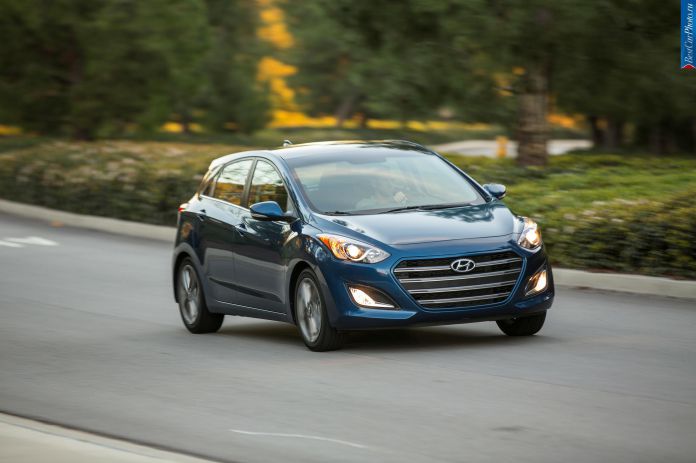2016 Hyundai Elantra GT - фотография 9 из 115