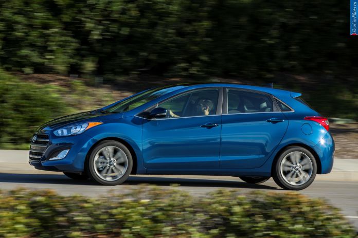 2016 Hyundai Elantra GT - фотография 12 из 115