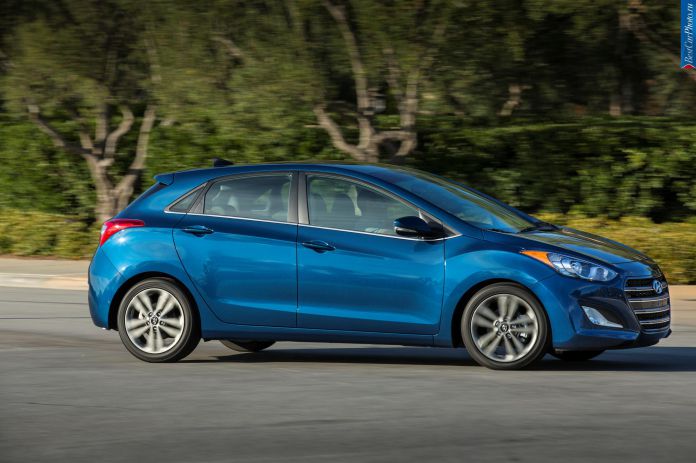 2016 Hyundai Elantra GT - фотография 15 из 115
