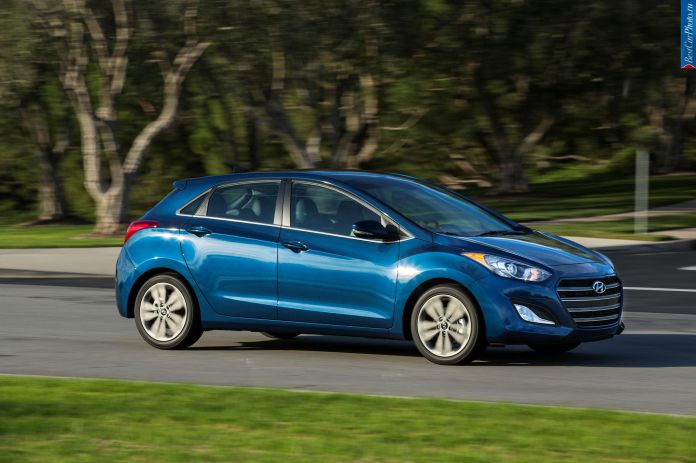 2016 Hyundai Elantra GT - фотография 18 из 115