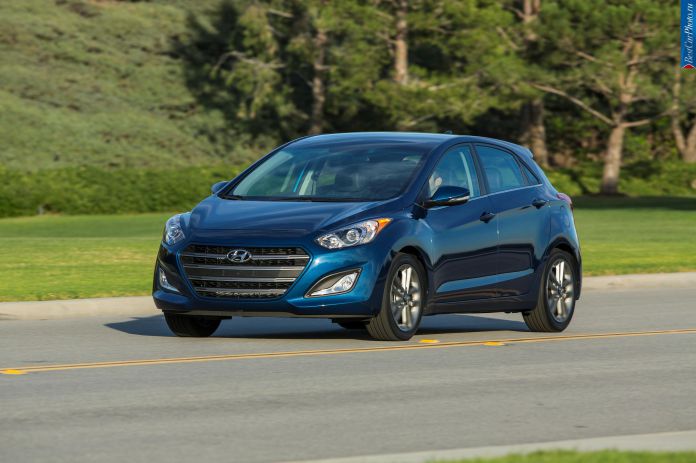 2016 Hyundai Elantra GT - фотография 22 из 115