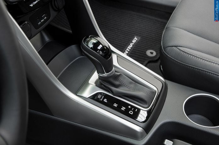 2016 Hyundai Elantra GT - фотография 39 из 115