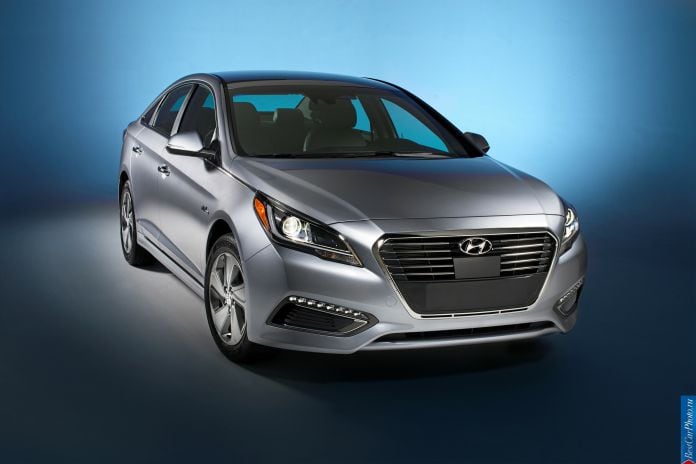 2016 Hyundai Sonata Plug-in Hybrid - фотография 1 из 12 2016 Hyundai Sonata Plug-in Hybrid - фотография 1 из 12