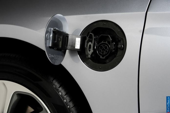 2016 Hyundai Sonata Plug-in Hybrid - фотография 8 из 12 2016 Hyundai Sonata Plug-in Hybrid - фотография 8 из 12