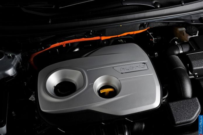 2016 Hyundai Sonata Plug-in Hybrid - фотография 9 из 12 2016 Hyundai Sonata Plug-in Hybrid - фотография 9 из 12