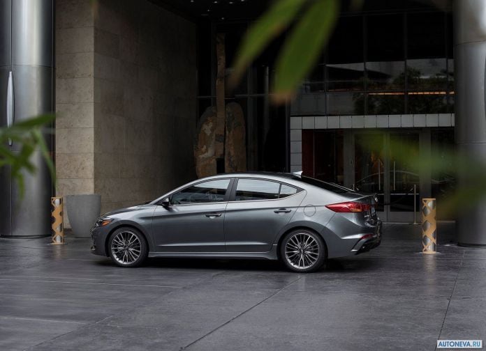 2017 Hyundai Elantra Sport - фотография 25 из 73