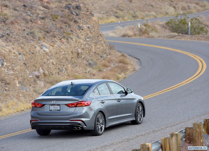 2017 Hyundai Elantra Sport - фотография 33 из 73