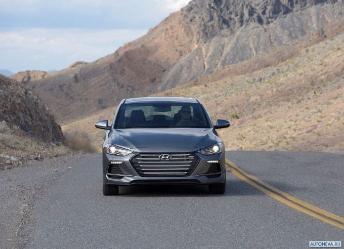 2017 Hyundai Elantra Sport - фотография 37 из 73