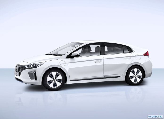2016 Hyundai Ioniq - фотография 7 из 42