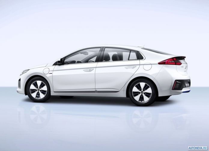2016 Hyundai Ioniq - фотография 10 из 42 2016 Hyundai Ioniq - фотография 10 из 42