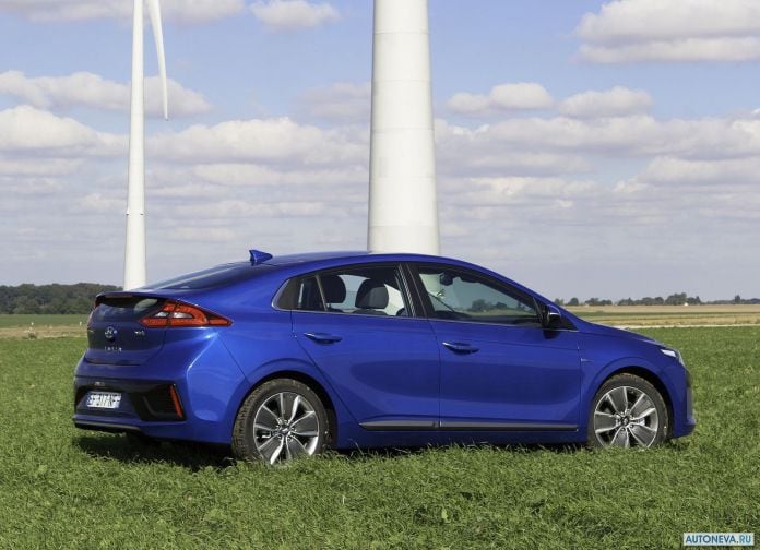 2017 Hyundai Ioniq - фотография 3 из 90 2017 Hyundai Ioniq - фотография 3 из 90