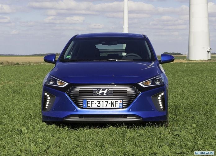 2017 Hyundai Ioniq - фотография 7 из 90