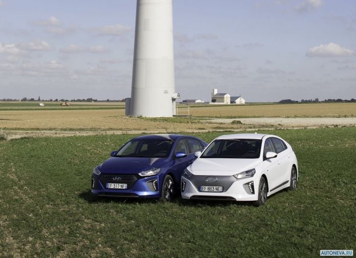 2017 Hyundai Ioniq - фотография 18 из 90