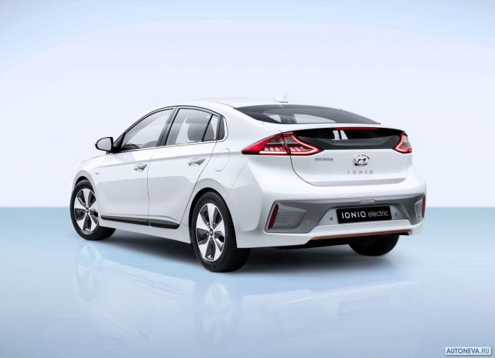 2017 Hyundai Ioniq - фотография 38 из 90
