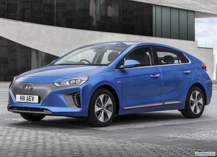 2017 Hyundai Ioniq UK-version - фотография 1 из 205 2017 Hyundai Ioniq UK-version - фотография 1 из 205
