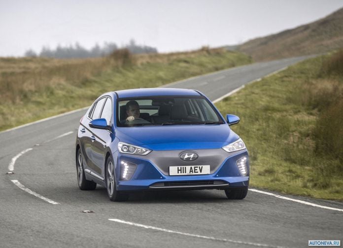 2017 Hyundai Ioniq UK-version - фотография 29 из 205 2017 Hyundai Ioniq UK-version - фотография 29 из 205