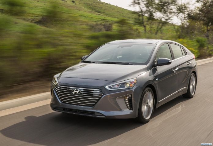 2017 Hyundai Ioniq US-version - фотография 1 из 63