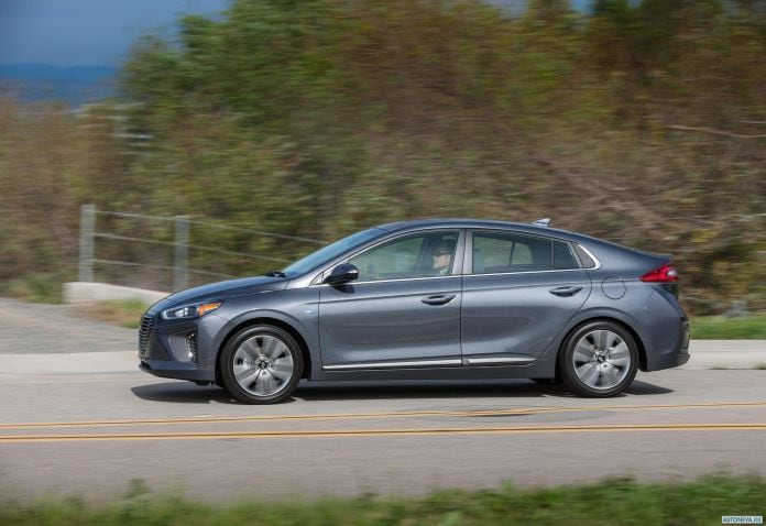 2017 Hyundai Ioniq US-version - фотография 3 из 63