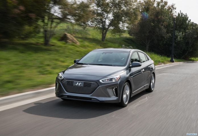 2017 Hyundai Ioniq US-version - фотография 4 из 63
