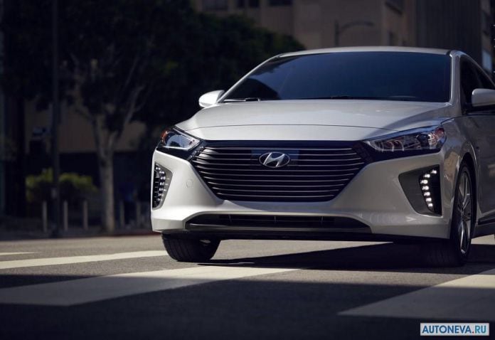 2017 Hyundai Ioniq US-version - фотография 17 из 63 2017 Hyundai Ioniq US-version - фотография 17 из 63