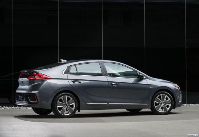 2017 Hyundai Ioniq US-version - фотография 22 из 63 2017 Hyundai Ioniq US-version - фотография 22 из 63