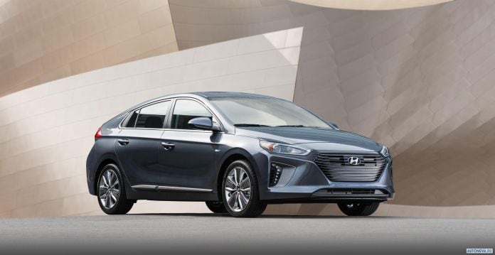 2017 Hyundai Ioniq US-version - фотография 23 из 63 2017 Hyundai Ioniq US-version - фотография 23 из 63