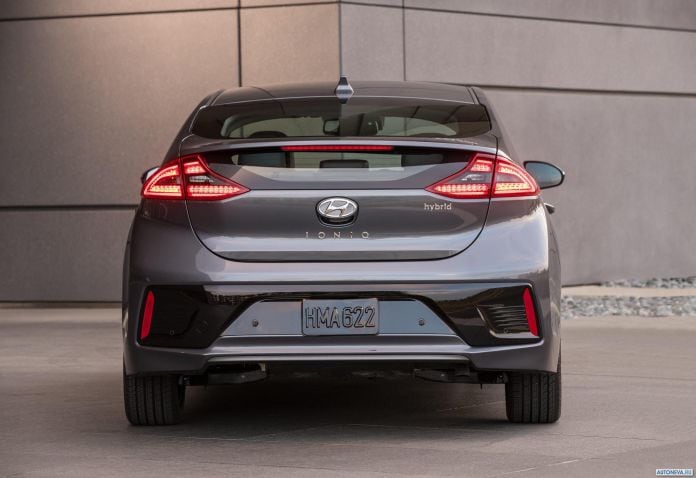 2017 Hyundai Ioniq US-version - фотография 30 из 63 2017 Hyundai Ioniq US-version - фотография 30 из 63