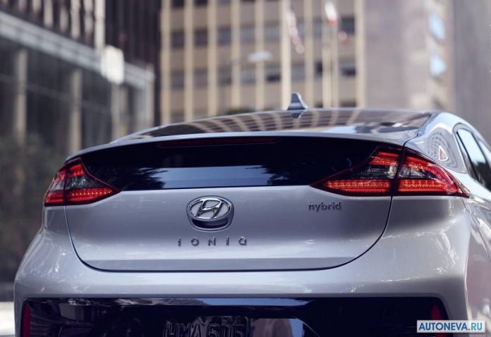 2017 Hyundai Ioniq US-version - фотография 33 из 63 2017 Hyundai Ioniq US-version - фотография 33 из 63